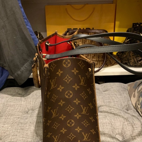 LV ON THE GO  mm this is a brand new bag authentic. By far the best LV must have - Picture 3 of 11